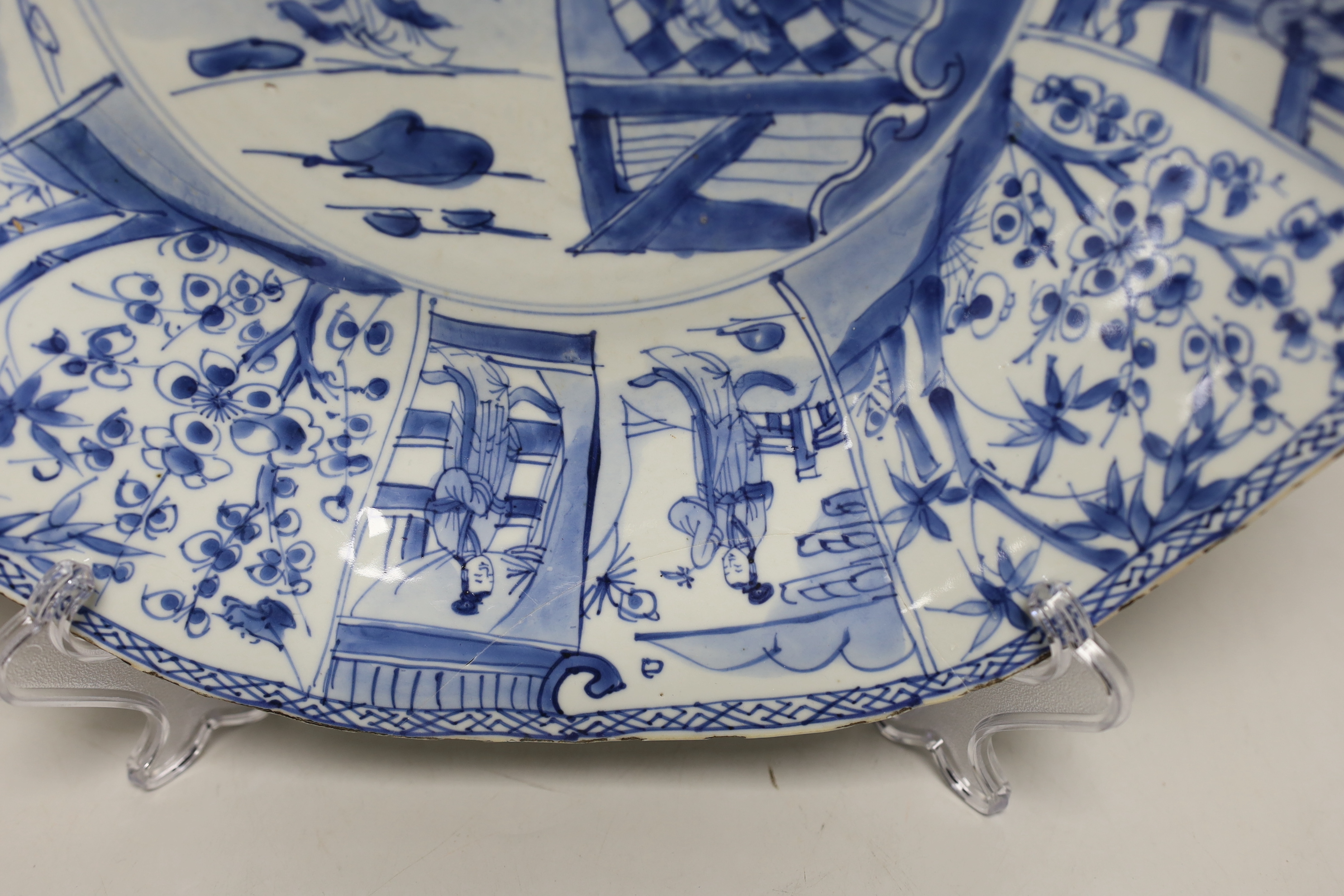 A Chinese Kangxi blue and white octagonal dish, 34cm